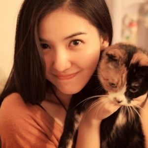 Meet your Posher, Lola